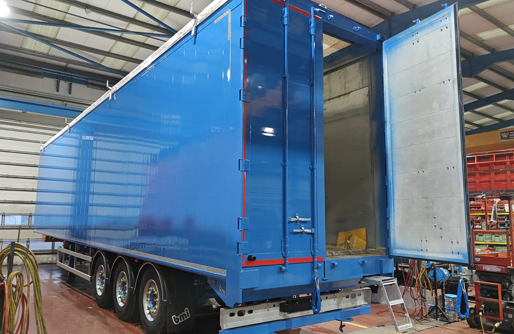 130yd Moving Floor Trailer