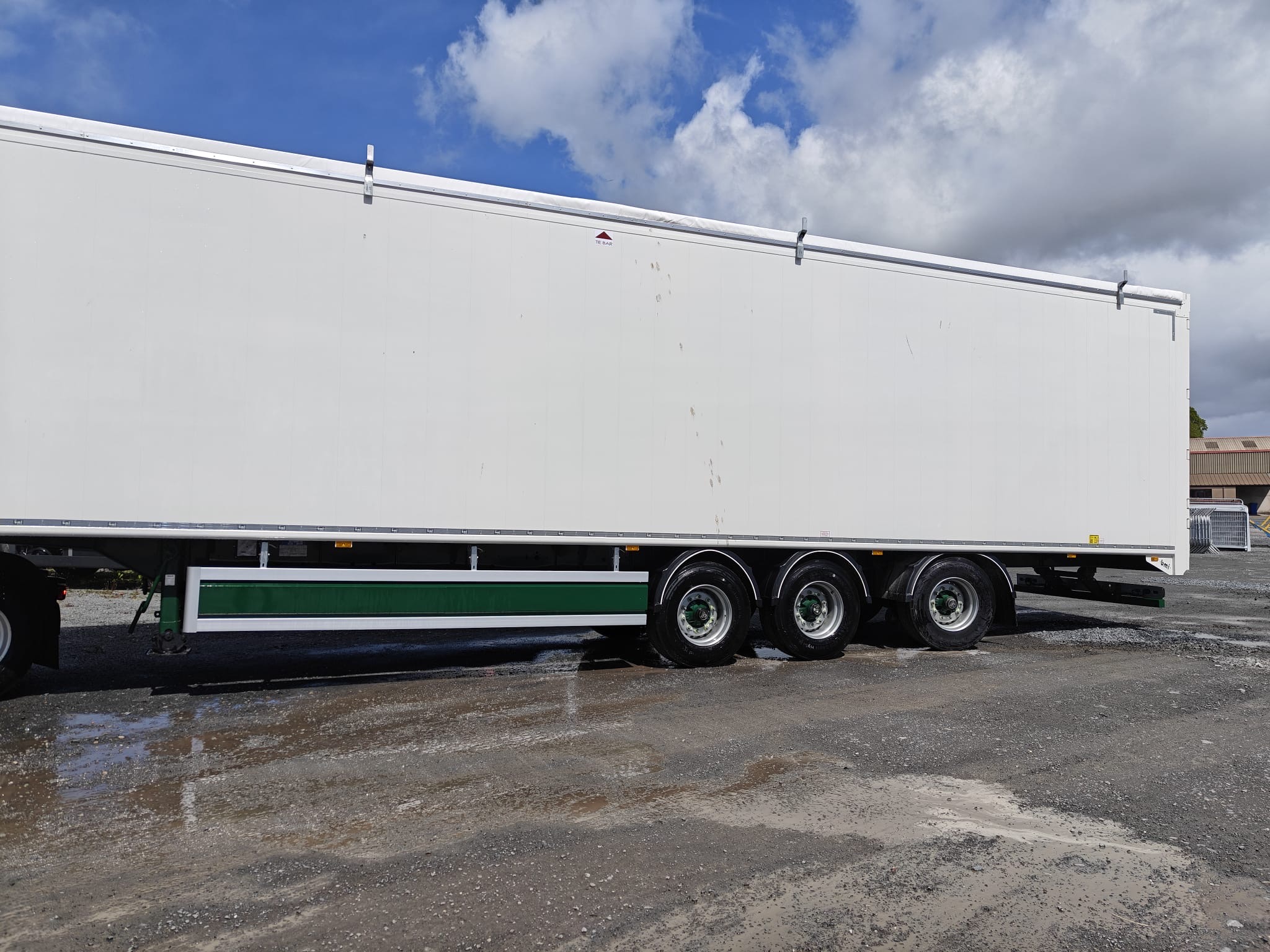 Long Semi-Trailer (15.65m) 150yd